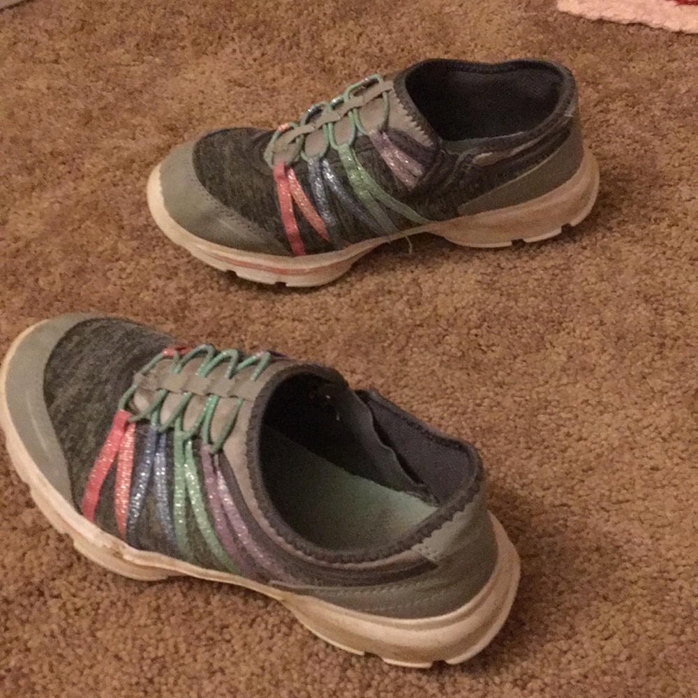 Rainbow elastic sneakers.